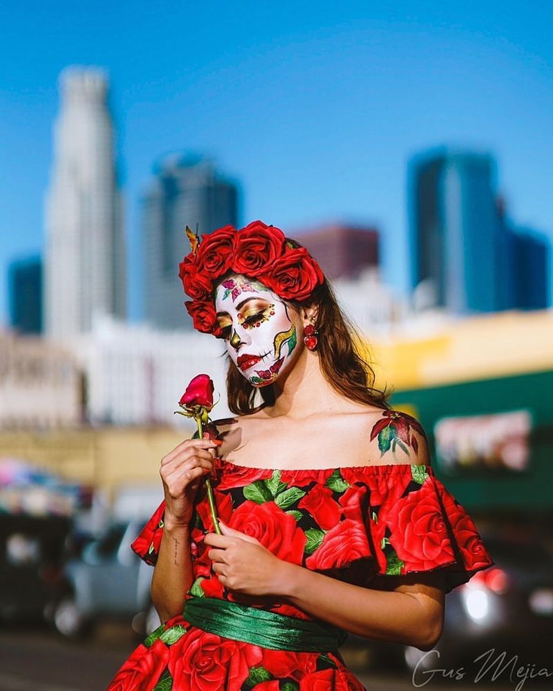 Roses sukker skull for Day of The Dead Makeup Ideas