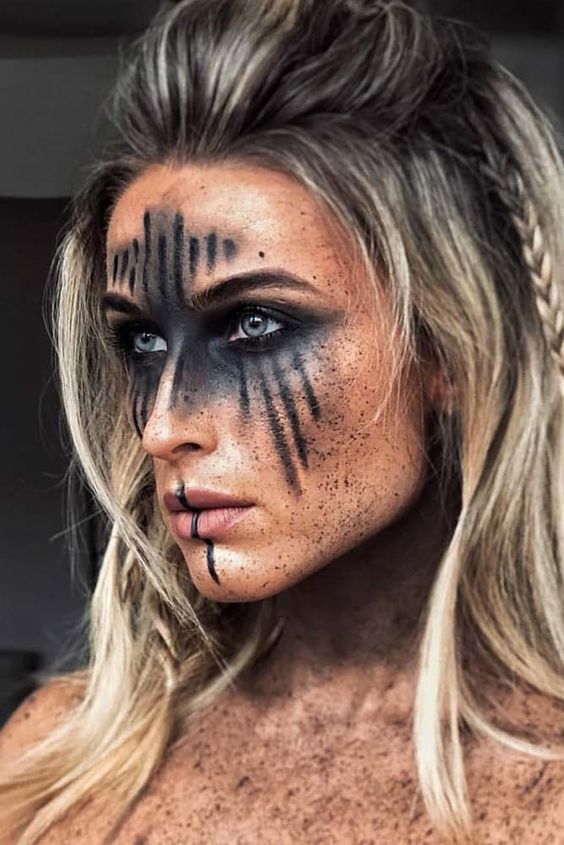 Fantasy makeup ser ut til Halloween