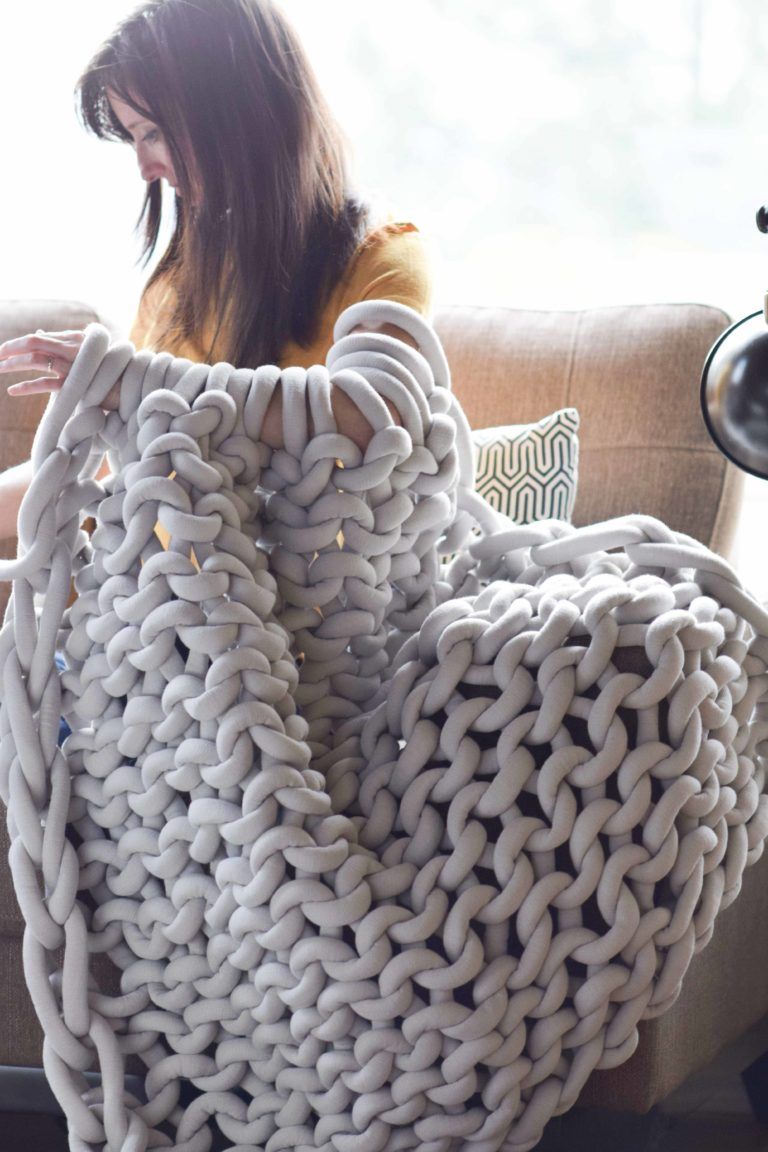 Objets artisanaux uniques à fabriquer et à vendre : une couverture en tricot épais