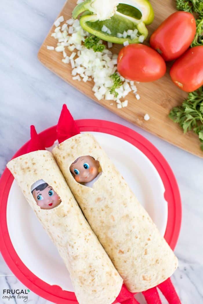 Smiješne ideje vilenjaka na polici u kuhinji s hranom - Elf burritos