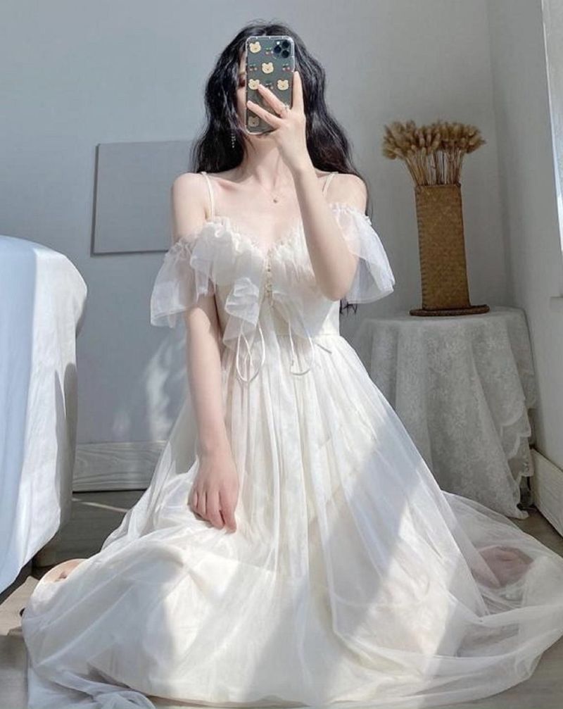 Lijepe bijele cottagecore haljine