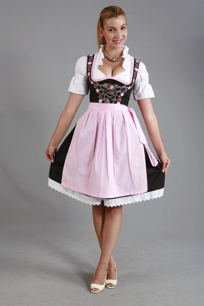 Što obući na Oktoberfest party: Pastelno ružičasta Oktoberfest dirndl haljina