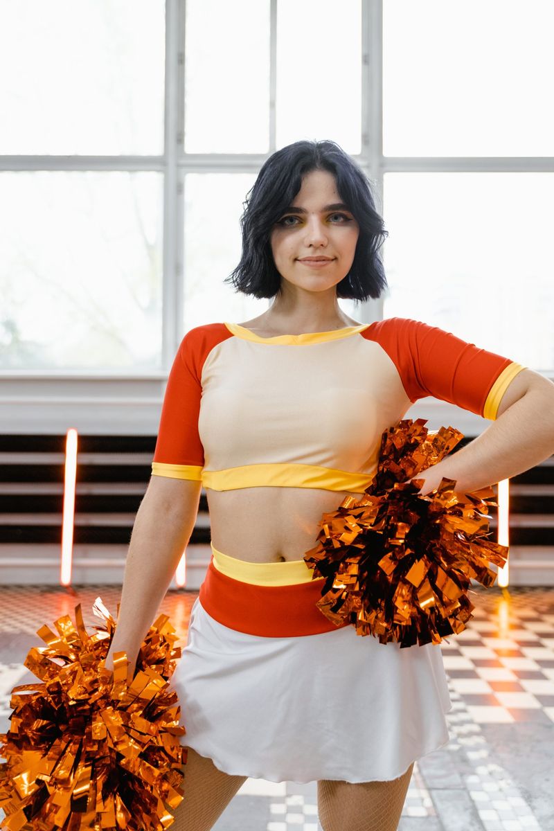 Mitä pukeutua vanhempien kuviin: Cheerleader-puku