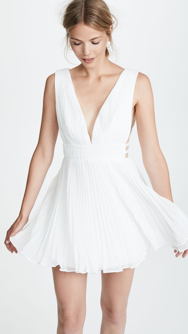 Jolie robe de graduation blanche A-line avec plis