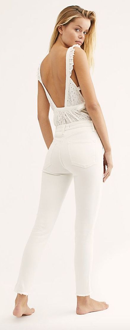 Bijele joga hlače koje izgledaju kao traperice
