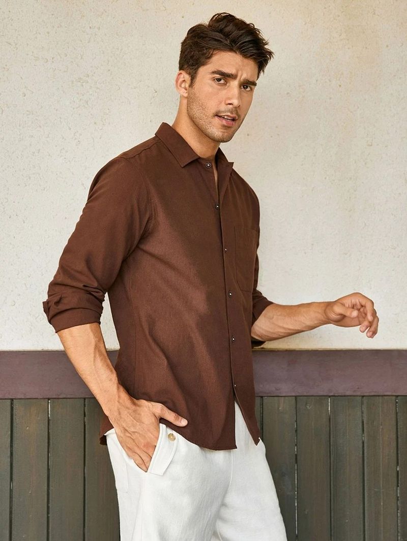 Erkekler için uygun fiyatlı kahverengi gömlek