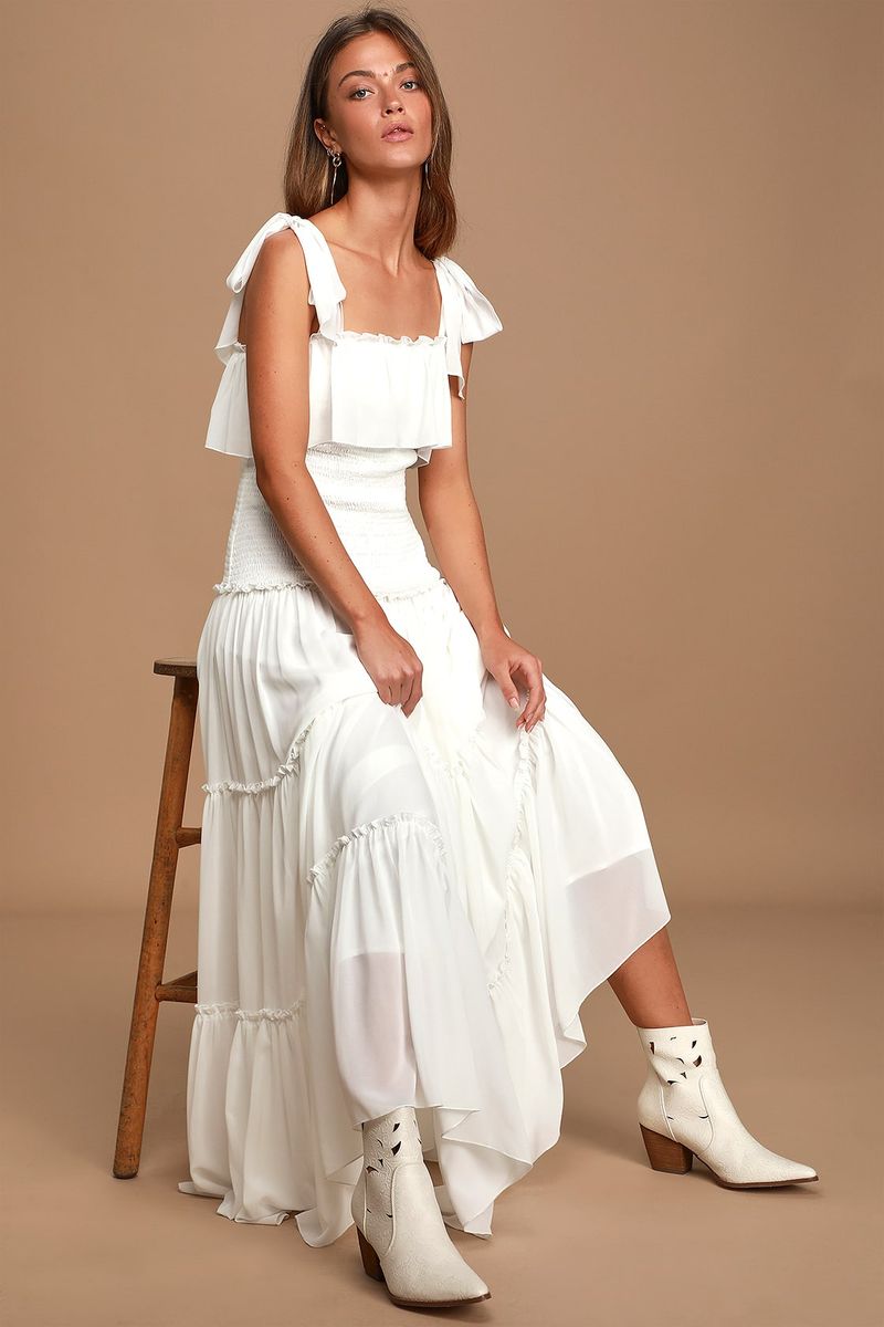 Duga bijela cottagecore haljina s slojevima