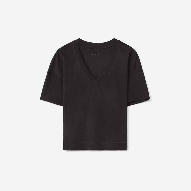 Crna majica s v izrezom
