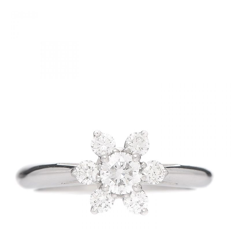 Tiffany platinasti dijamantni cvjetni prsten za Cartier protiv Tiffanyja