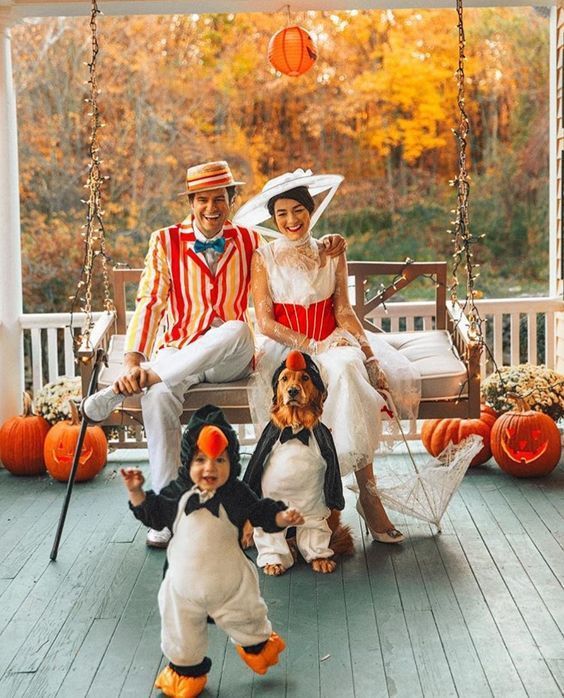 Costumes de la famille Mary Poppins avec bébé et chien
