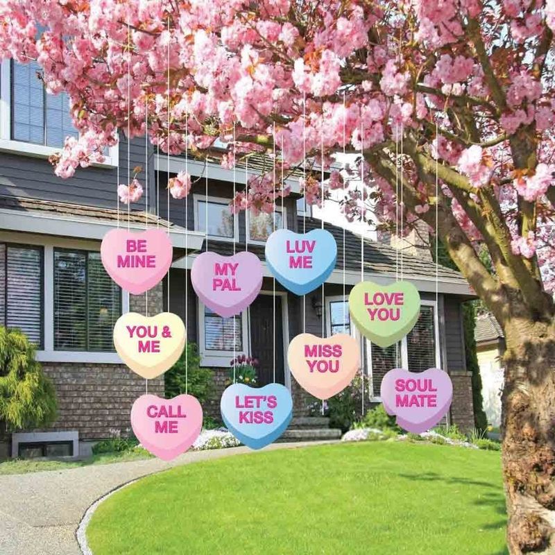 Hengende Candy Hearts Yard dekorasjoner for Valentine