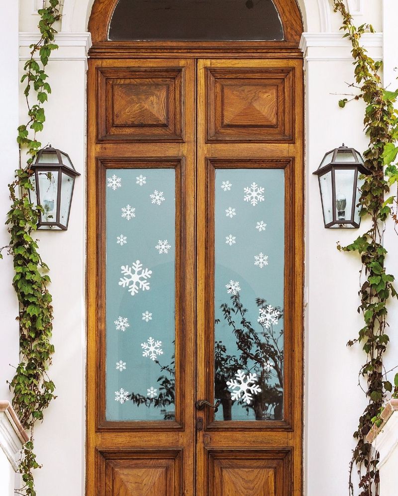 Simpatični božični okenski okraski s snežinkami