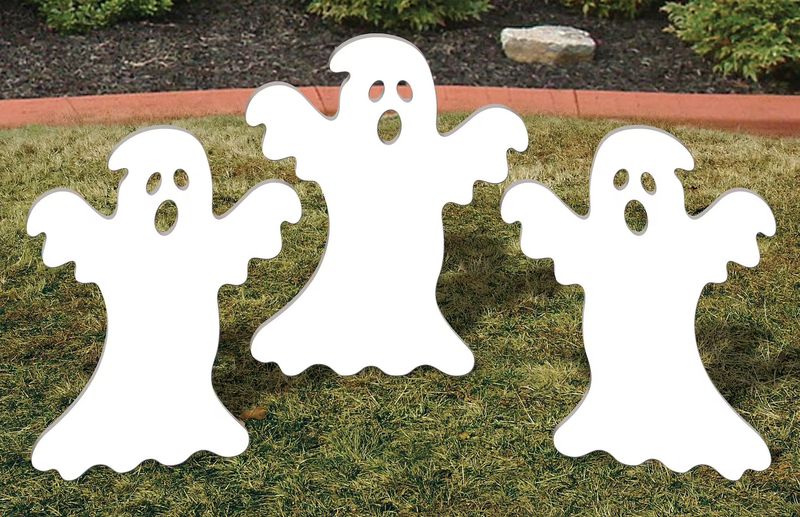 Vrtni kolac White Ghostly Trio za najbolje vanjske ukrase za Noć vještica