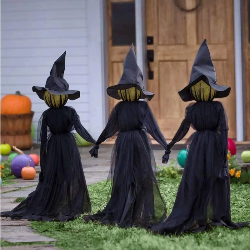 Black Garden Witches za najbolje vanjske ukrase za Noć vještica