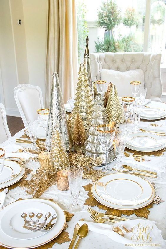 Elegantne zlate božične mize