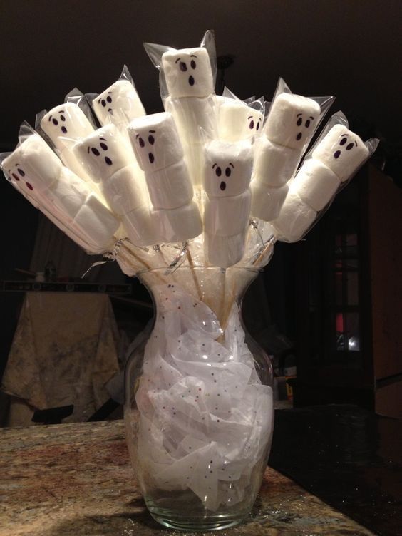 Jednostavne DIY dekoracije za Noć vještica - ghost marshmallows