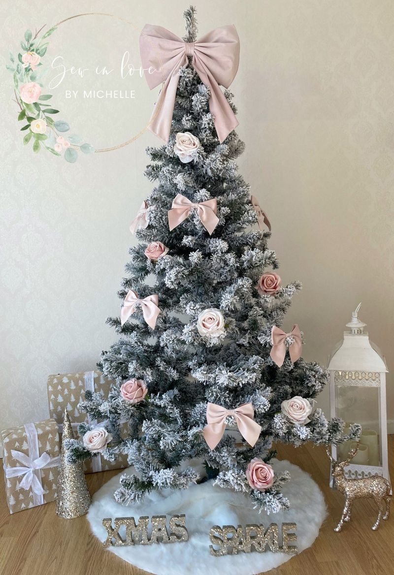 40 elegantnih in edinstvenih idej za božično drevo