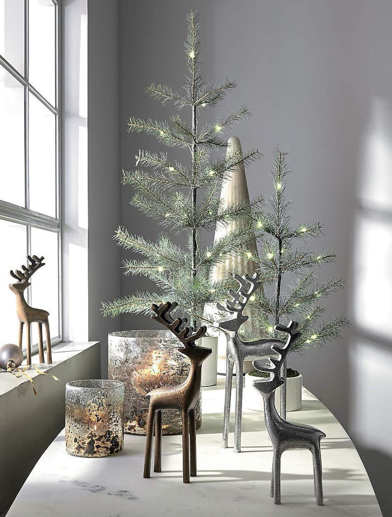 Kovinski minimalistični medeninasti božični okraski za severne jelene