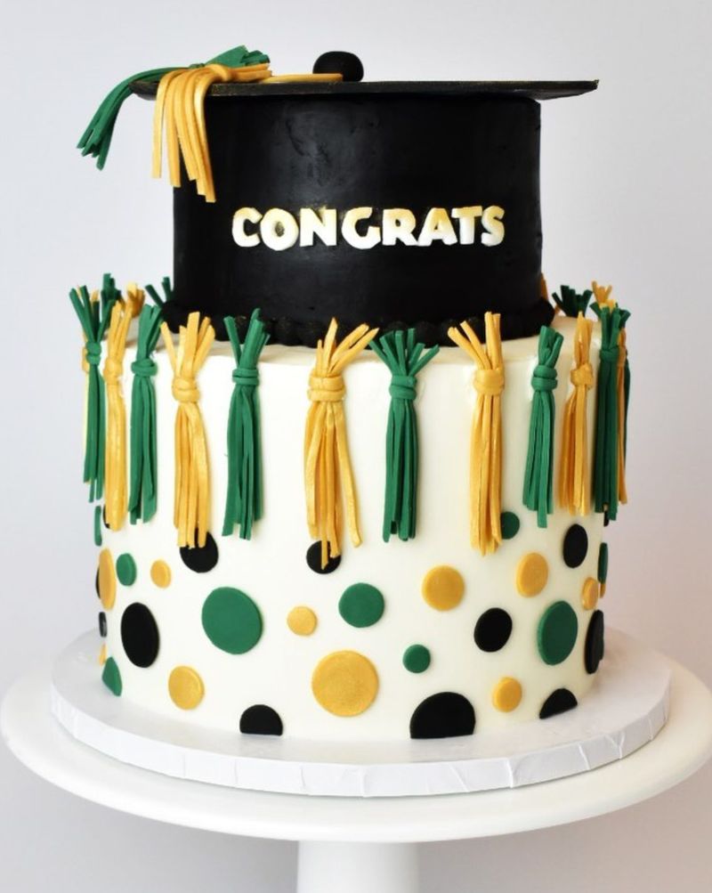 renkli mezuniyet pastası