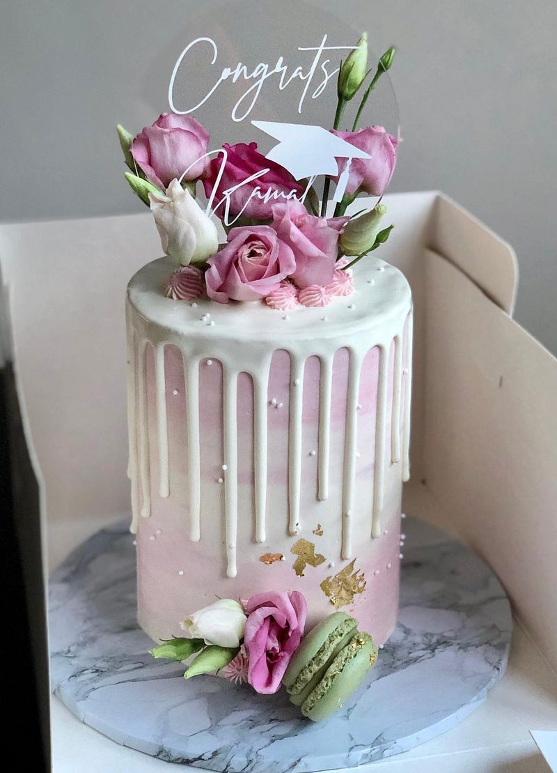 Ideje za elegantne ružičaste maturalne torte