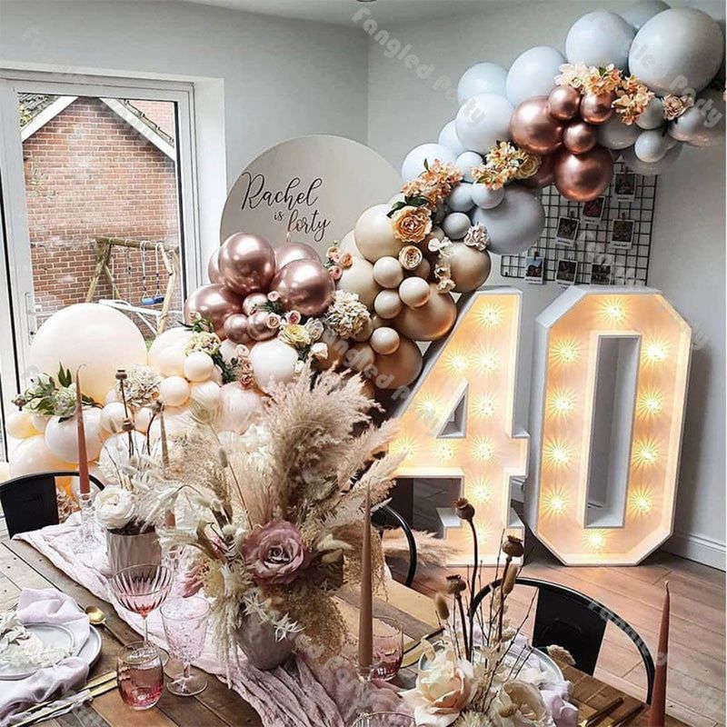40. doğum günü için balon çelenk ve kuru çiçekler ile gül altın doğum günü partisi süslemeleri