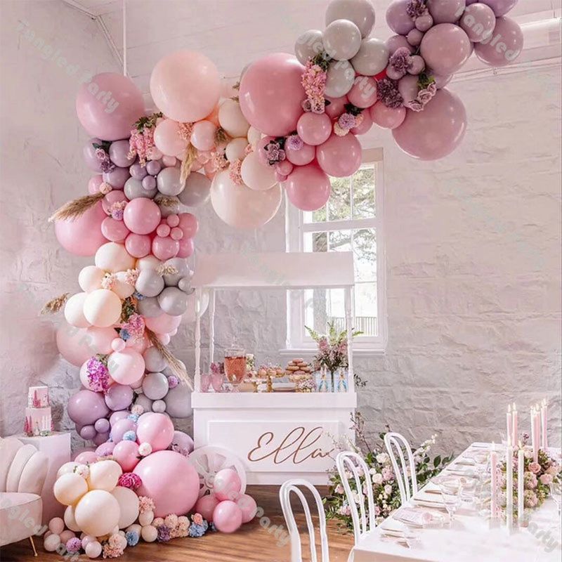 Ružičasti ombre rođendanski vijenac od balona
