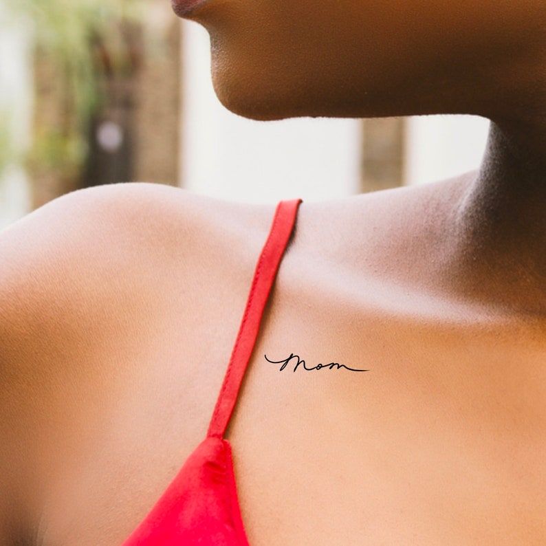 Conception de maman pour les meilleurs tatouages ​​​​de la clavicule pour les femmes