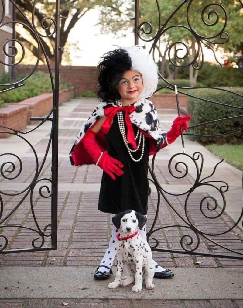 زي طفل صغير من Cruella De Vil Halloween