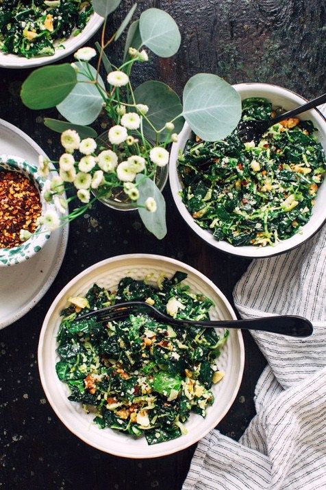 Keto recepti za Dan zahvalnosti: salata od naribanog kelja i kelja