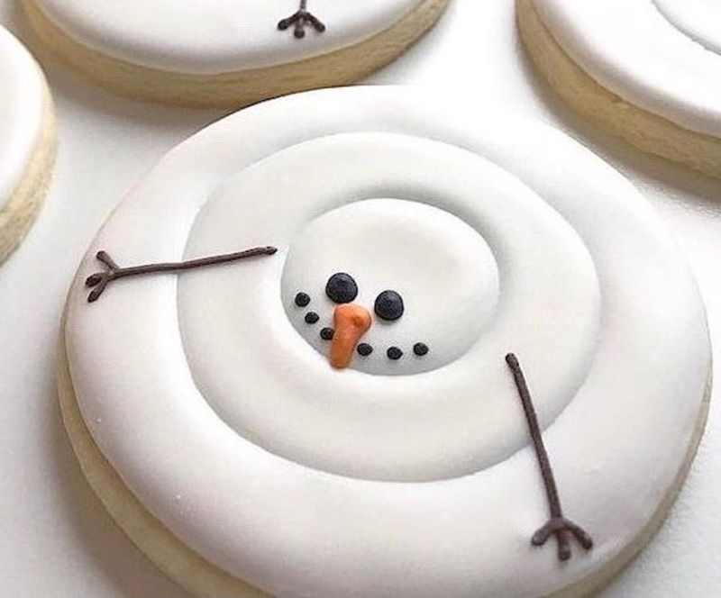 Biscuits au sucre bonhomme de neige fondant