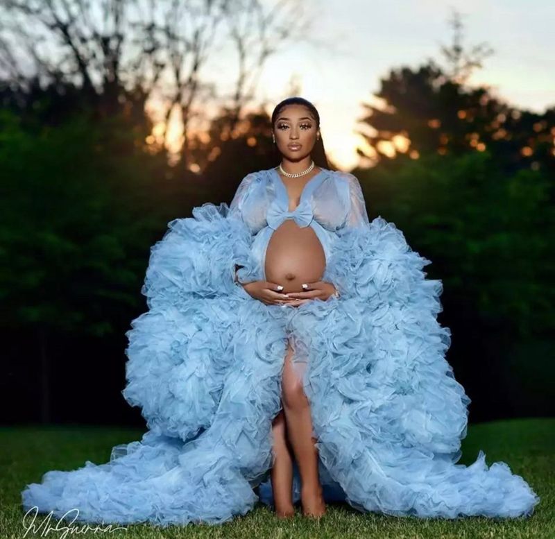 Robe de grossesse en tulle bleu ciel pour séance photo
