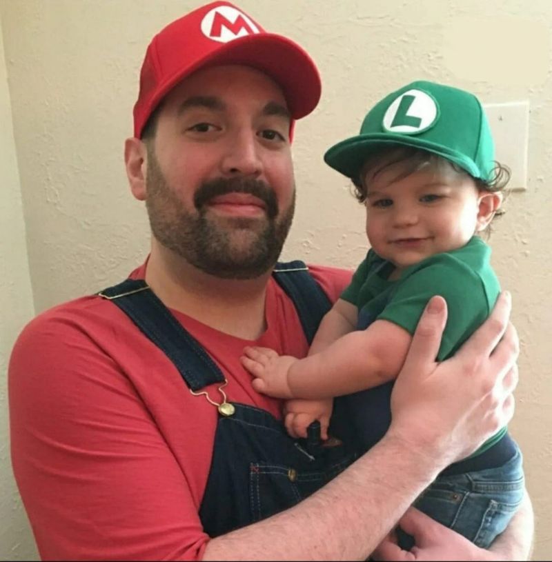 Mario i Luigi kostim za Noć vještica za tatu i malu djecu
