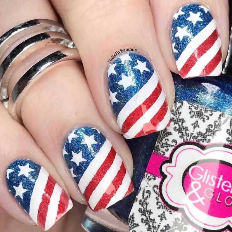 Søt amerikansk flagg nail art