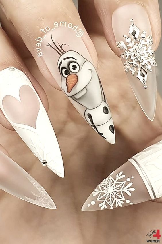 Hvite frosne negler, Olaf negler med akryl stiletto design