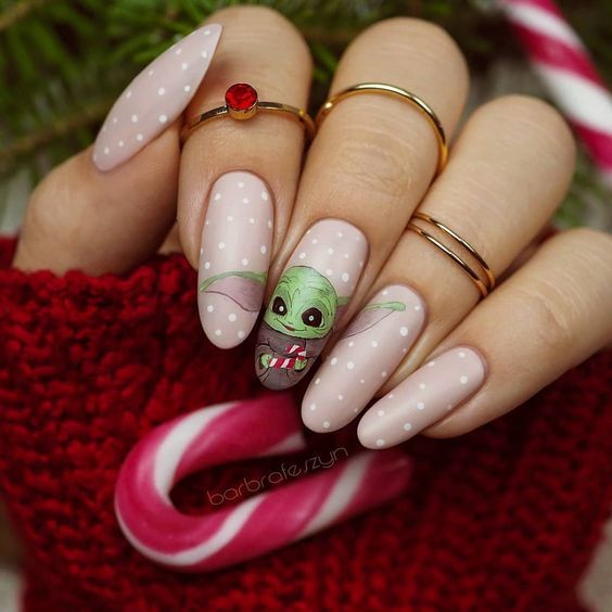 Cute Baby Yoda nails - нігті Star Wars