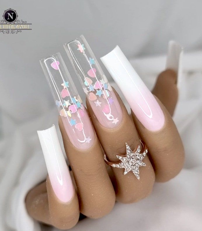 Prekrasni dugi bijeli i ružičasti ombre nokti s žele efektom
