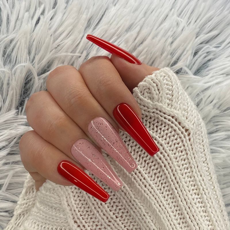 Ongles rouges et roses