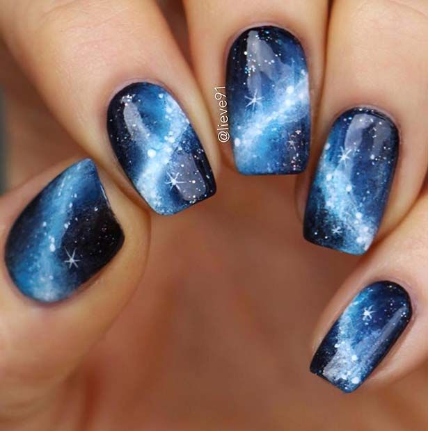 Slatki kratki tamnoplavi galaxy nokti