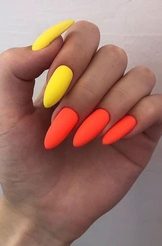 Svijetlo žuti i narančasti nokti - slatki ljetni nokti