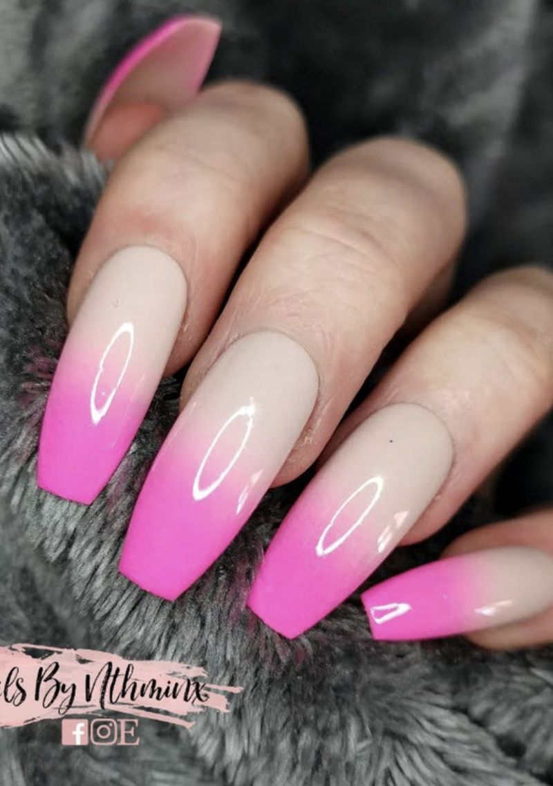 Vruće ružičasti ombre nokti