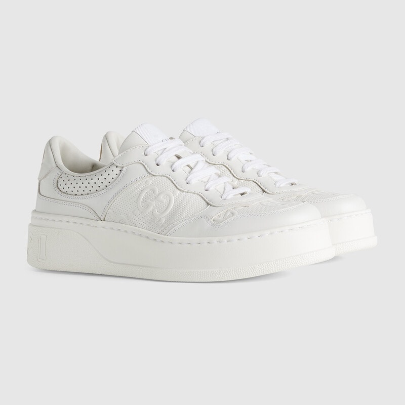   Femme Gucci Blanche's GG embossed sneaker 