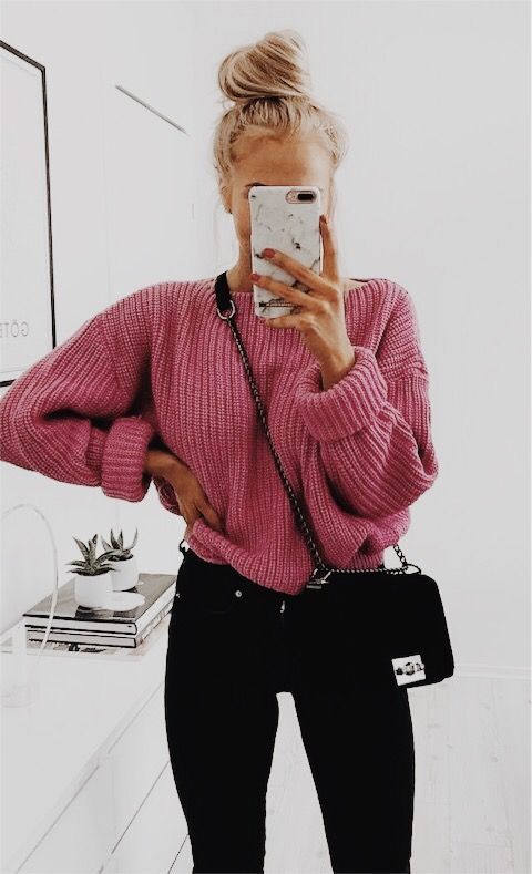 Ružičasti džemper outfiti za svakodnevno nošenje - casual outfiti