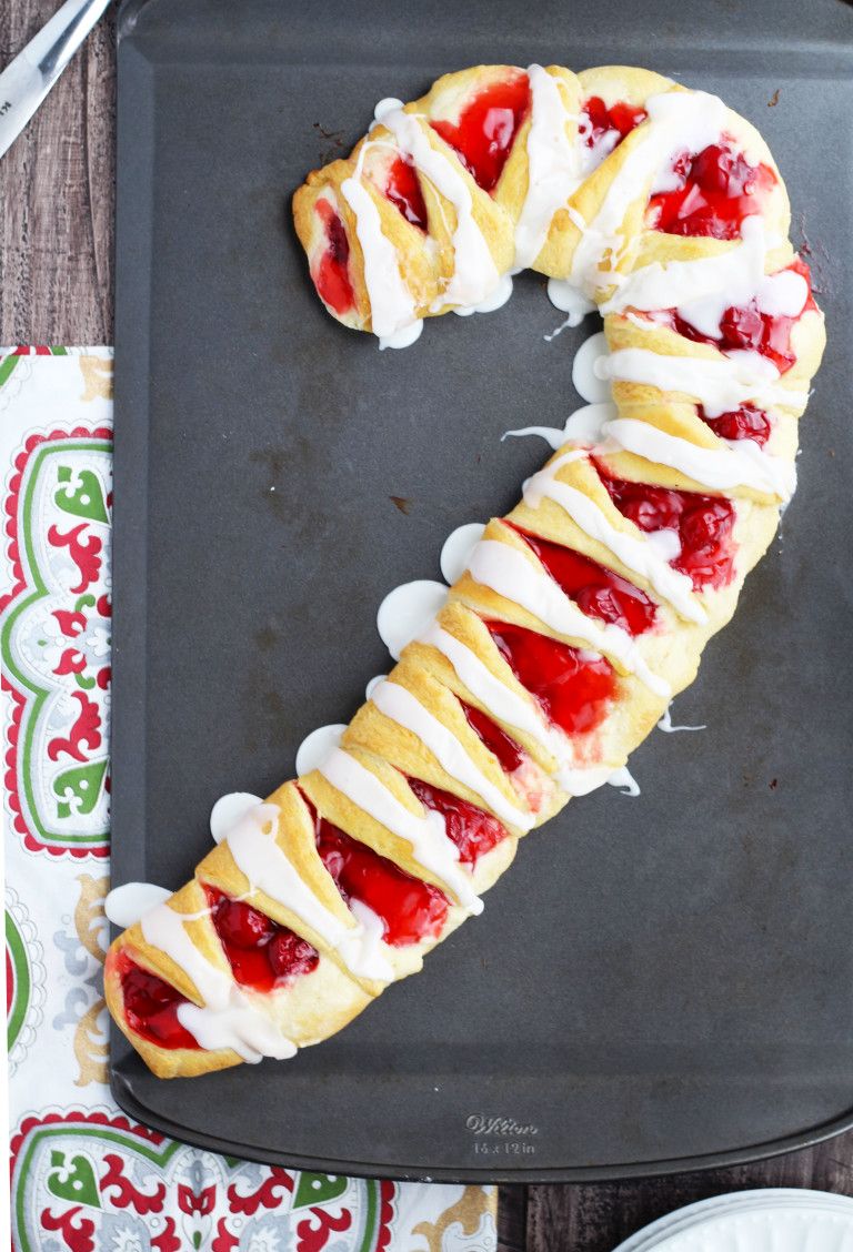 En iyi Noel kahvaltı fikirleri: Candy Cane Crescent Roll Kahvaltı Böreği