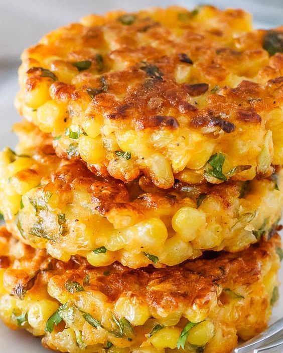 Najbolji prilozi za Dan zahvalnosti: Cheesy Corn Fritters