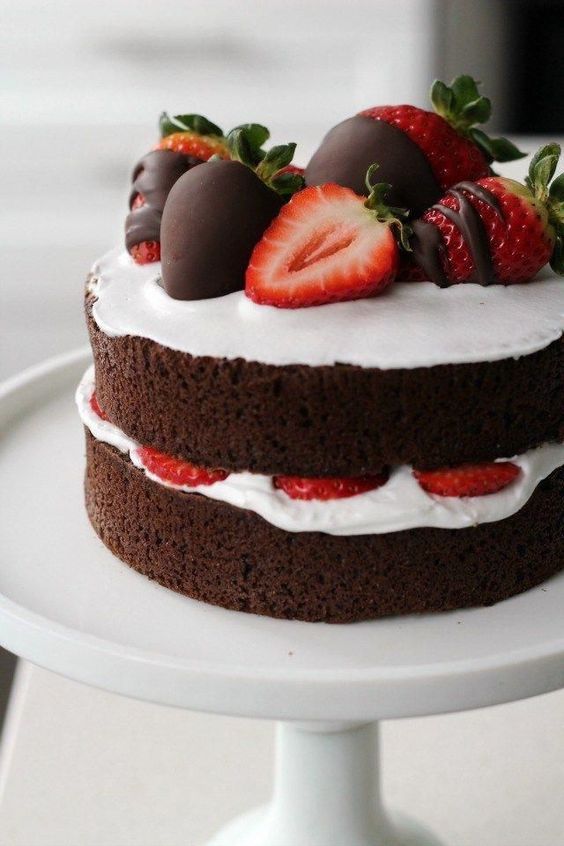 Naken Sjokoladekake Med Jordbær