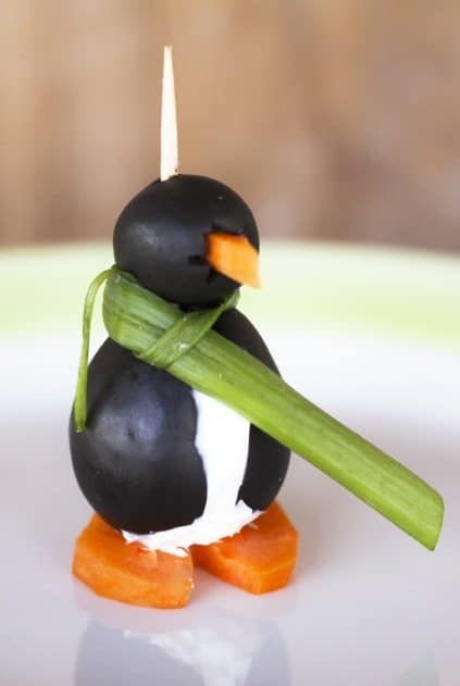 Slatka svečana božićna predjela: pingvini od crne masline