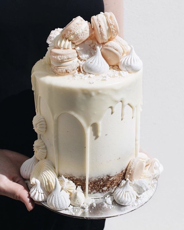 Prekrasne i jedinstvene ideje za rođendanske torte: torta od bijelog kokosa, javora, ruže i malina