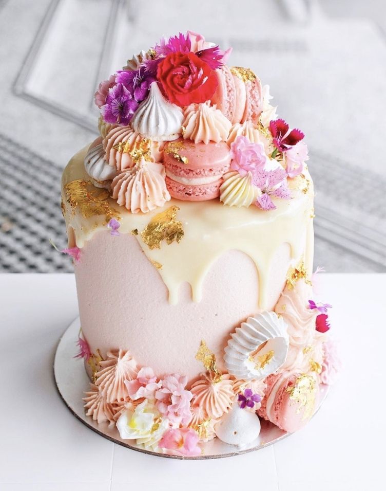Унікальні ідеї торта до дня народження: Гарний рожевий торт Oreo Red Velvet