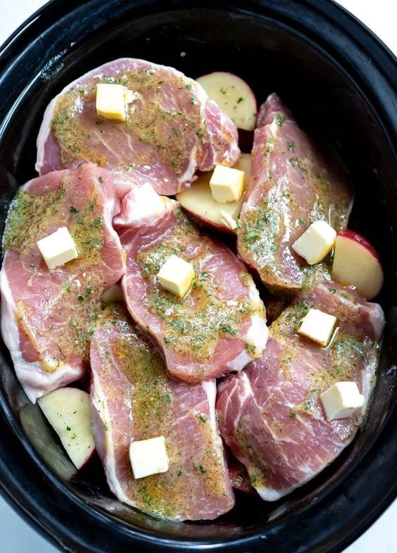 طباخ بطيء صحي شرائح لحم الخنزير والبطاطا