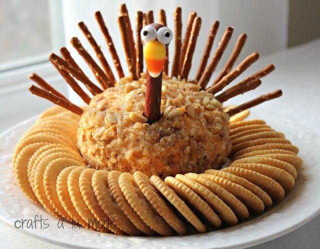 Beste Thanksgiving appetittvekkere: Thanksgiving Tyrkia Cheeseball